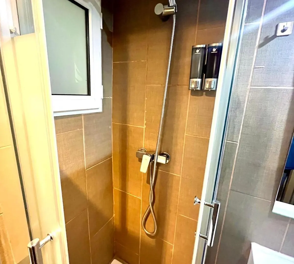 B3 Planta Baja Al Lado Del Metro Apartment Barcelona